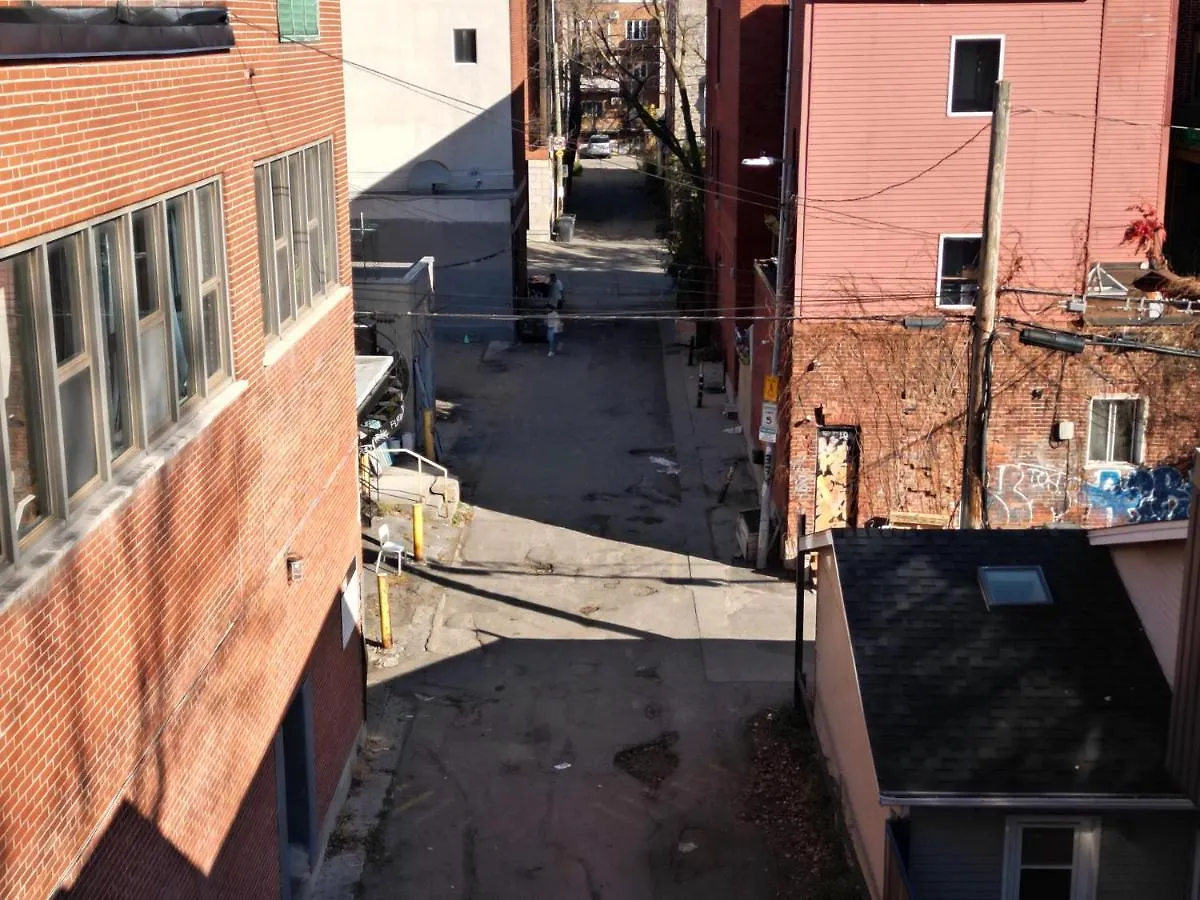 Hellostel Montreal Hostel
