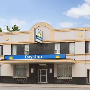 Days By Wyndham East Beaches Toronto