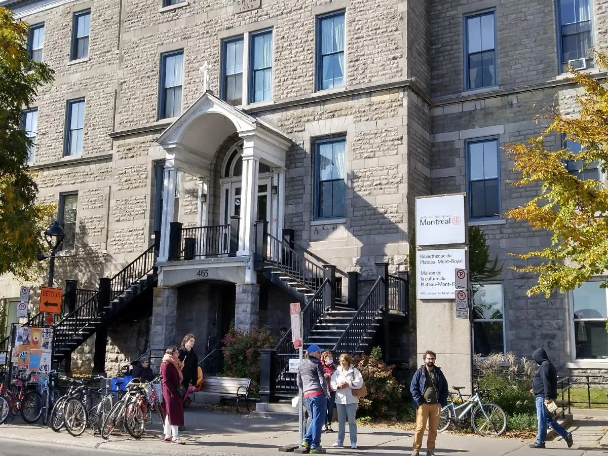 Hellostel Montréal 0*,